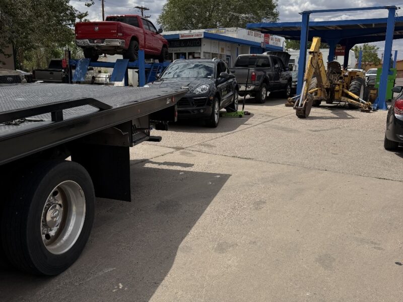When a Porsche Macan S Hitched a Ride on a Flatbed Tow Truck at a Rest Area in New Mexico